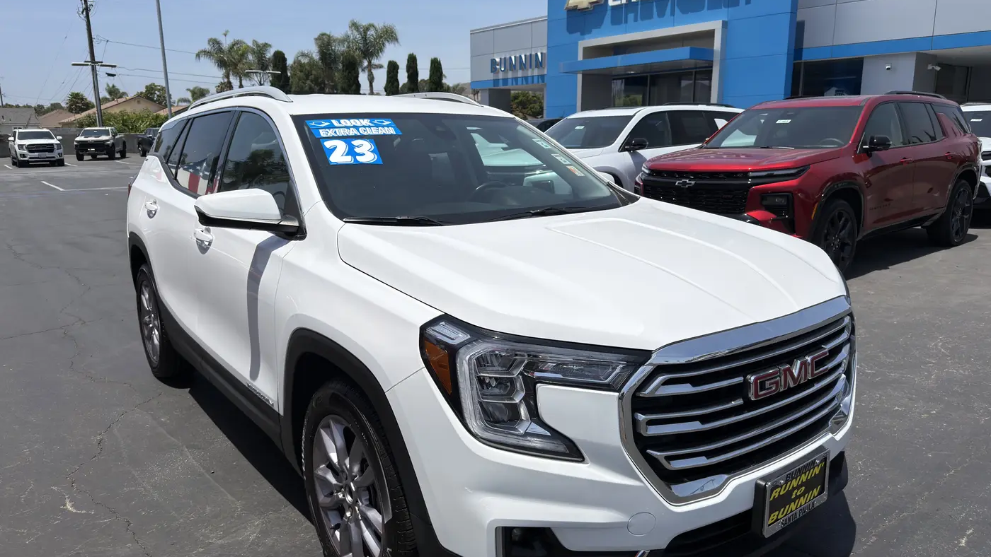 2023 GMC Terrain SLT
