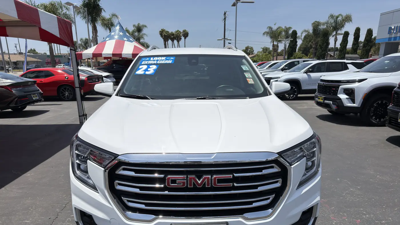 2023 GMC Terrain SLT