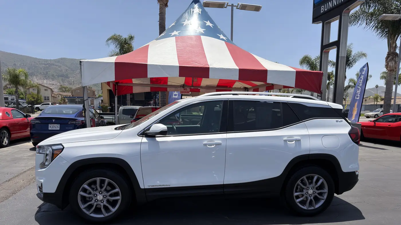 2023 GMC Terrain SLT