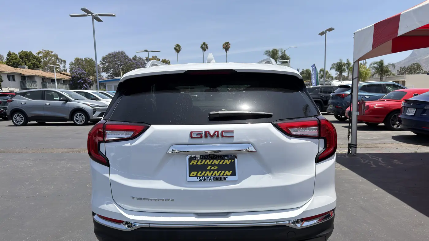 2023 GMC Terrain SLT