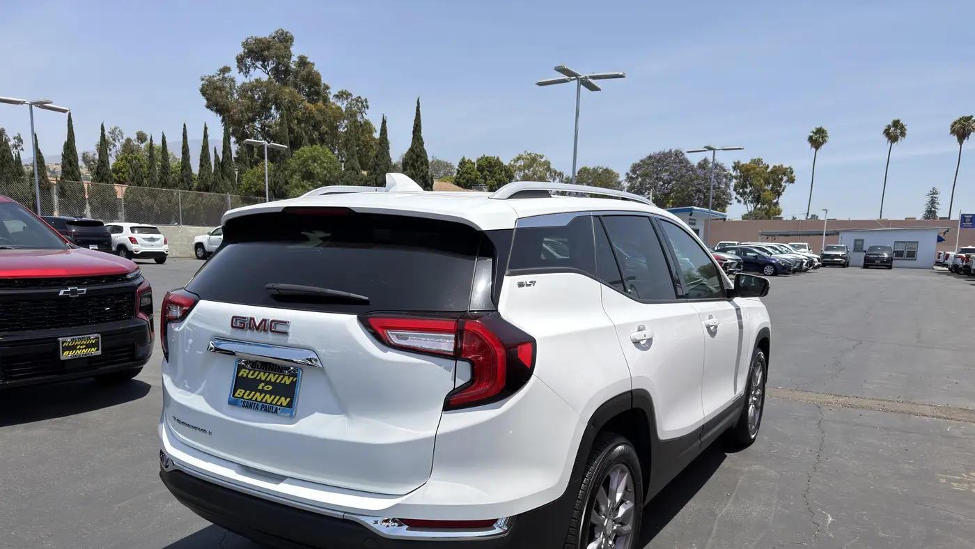 2023 GMC Terrain SLT