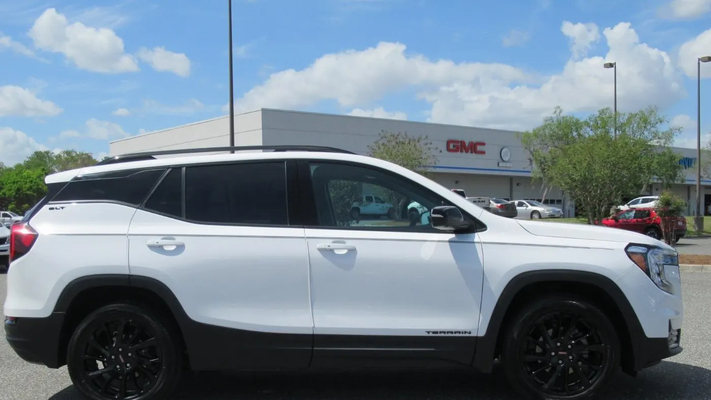 2024 GMC Terrain SLT