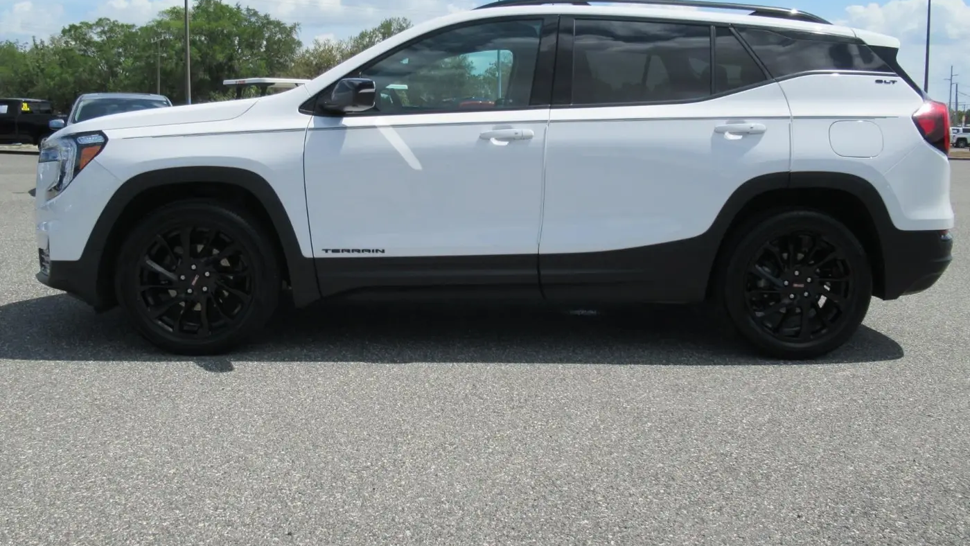 2024 GMC Terrain SLT