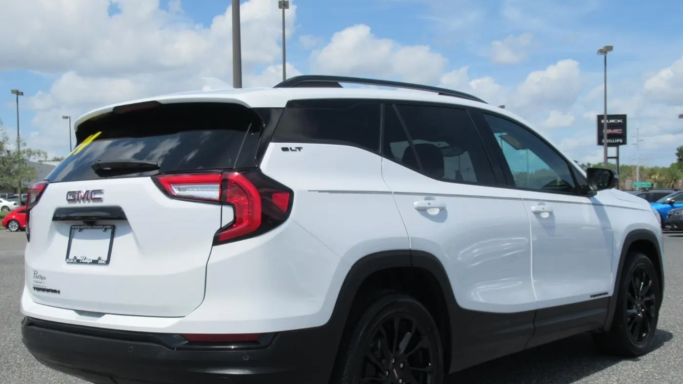 2024 GMC Terrain SLT