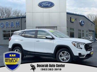 2024 GMC Terrain with Summit White Exterior