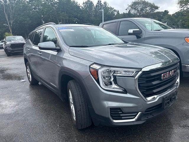 2024 GMC Terrain SLE — photo 1 of 12
