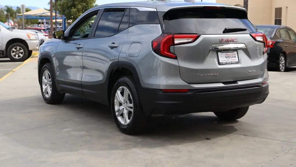 2024 GMC Terrain SLE