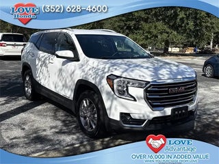 2023 GMC Terrain with Summit White Exterior