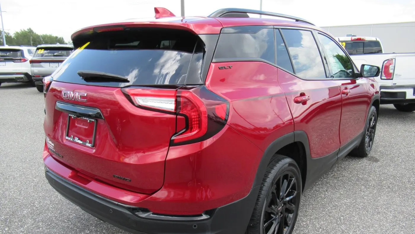 2024 GMC Terrain SLT