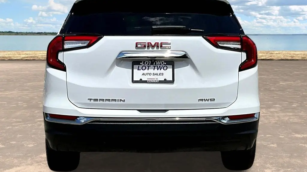 2024 GMC Terrain SLT