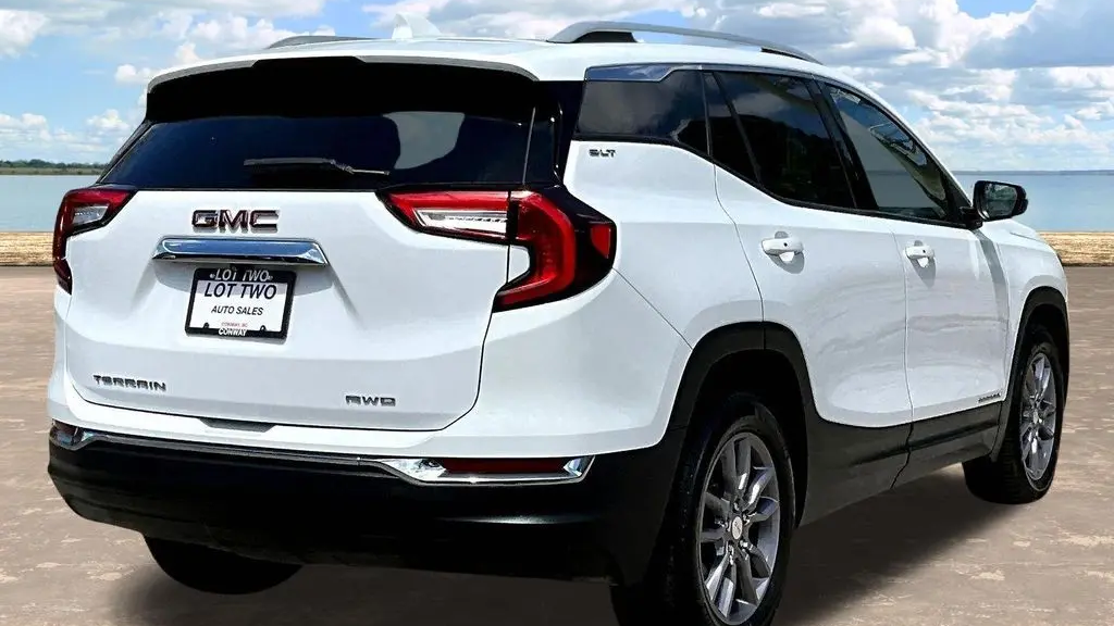 2024 GMC Terrain SLT