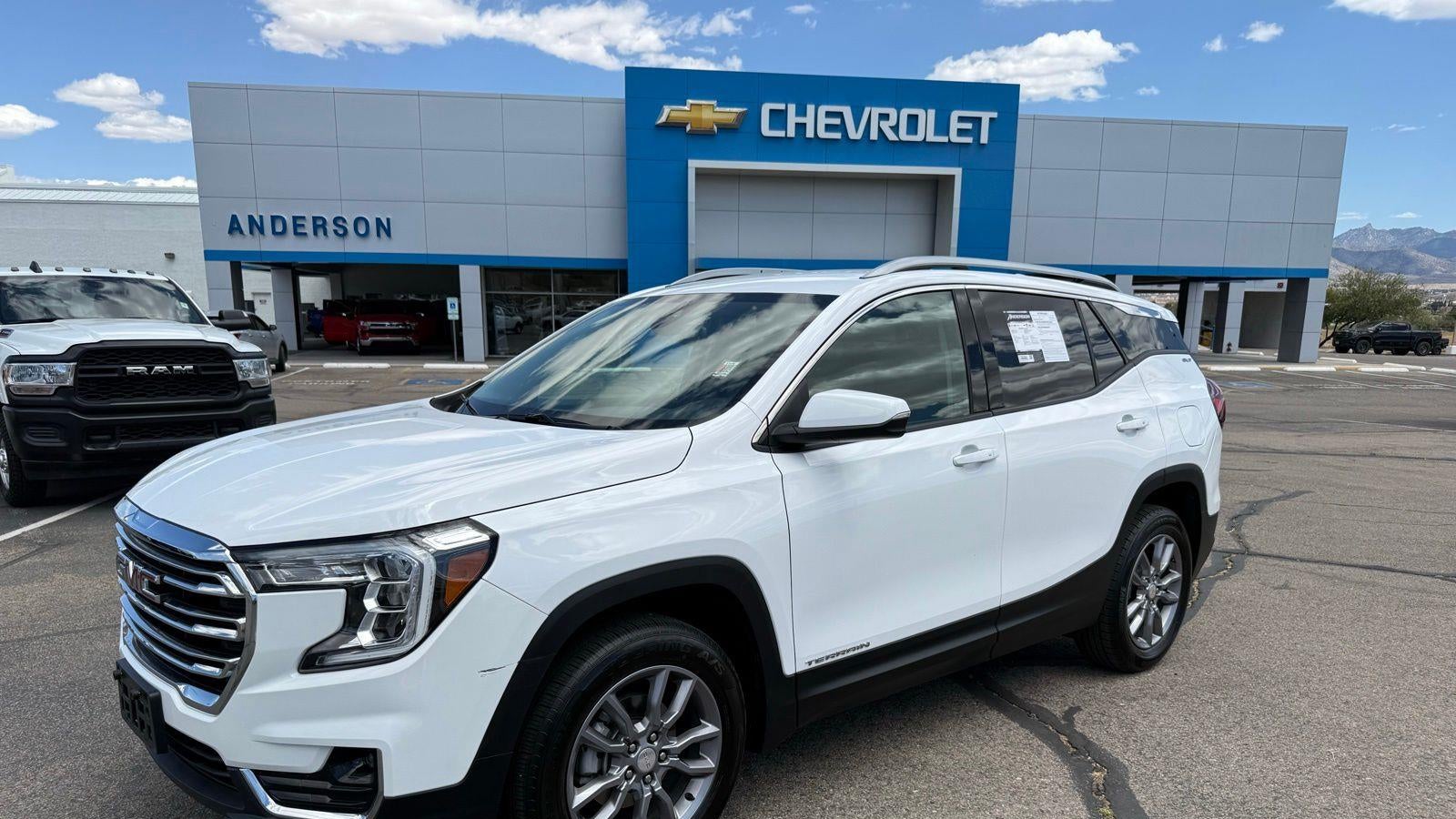 2024 GMC Terrain SLT