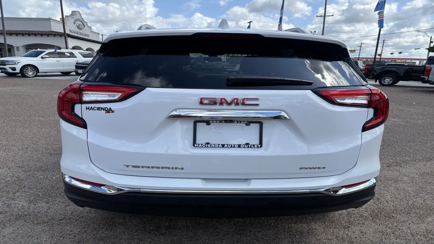 2024 GMC Terrain SLT