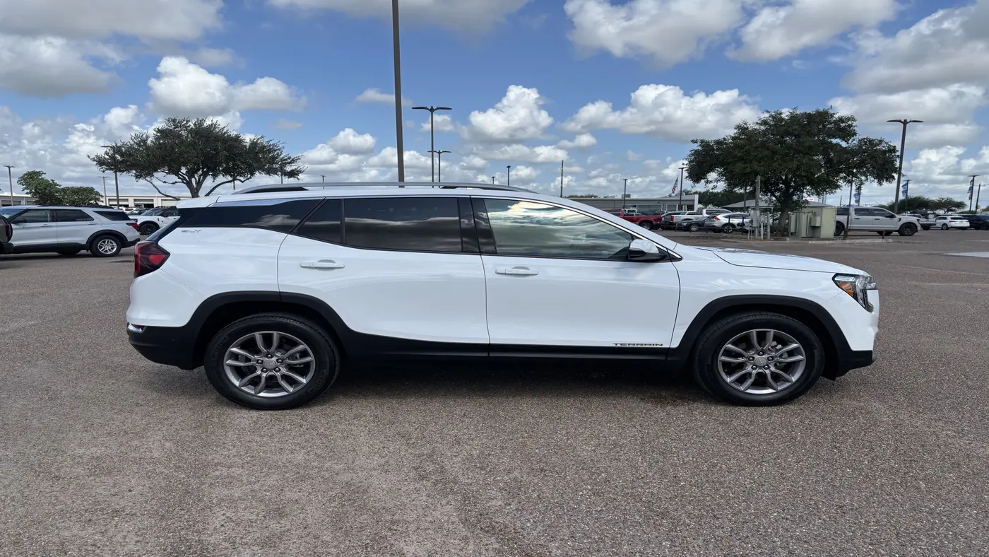 2024 GMC Terrain SLT