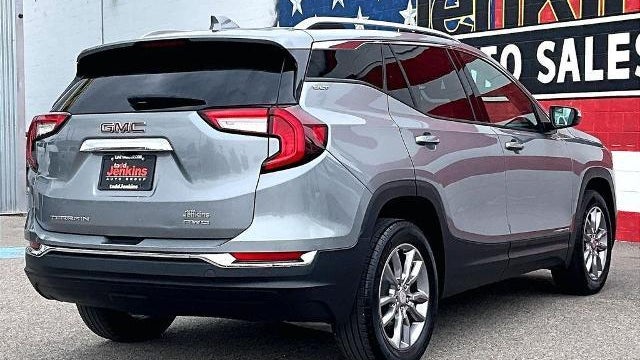 2024 GMC Terrain SLT