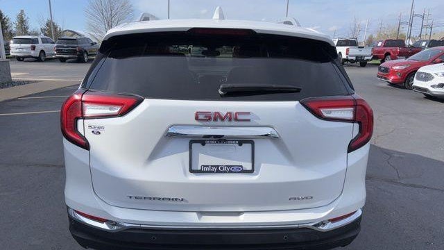 2022 GMC Terrain SLT
