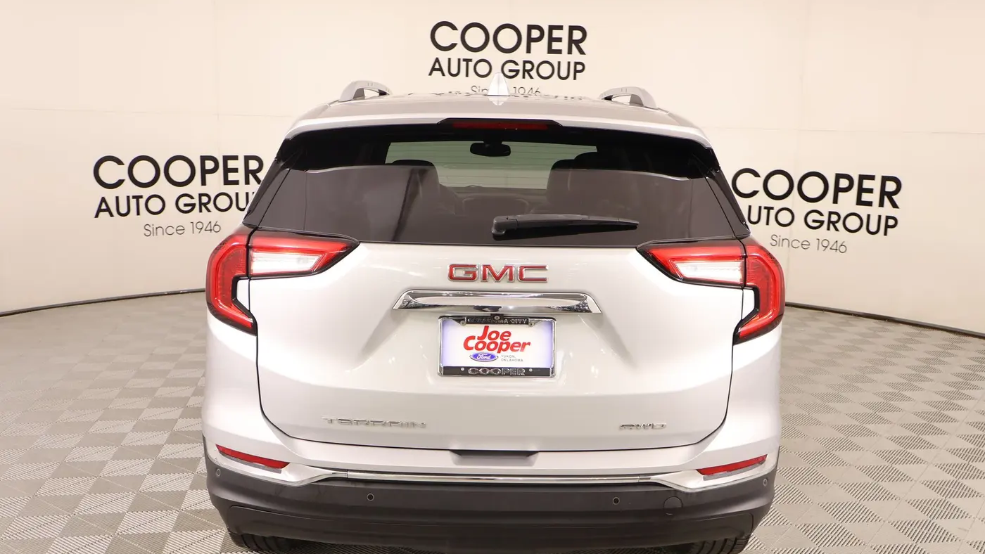 2022 GMC Terrain SLT