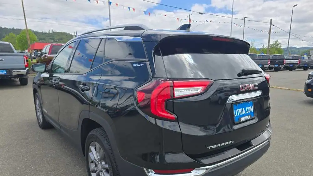 2022 GMC Terrain SLT