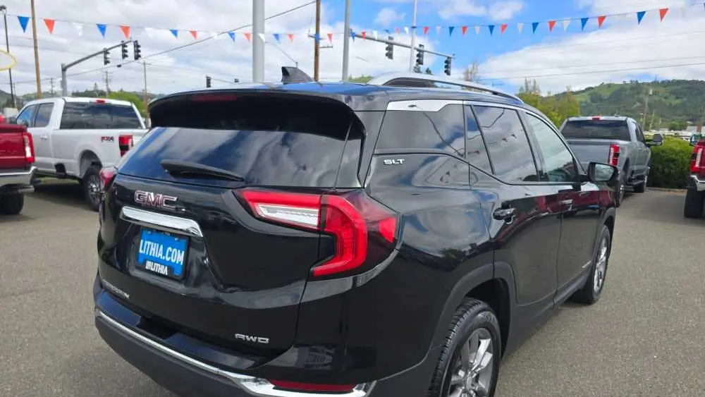 2022 GMC Terrain SLT
