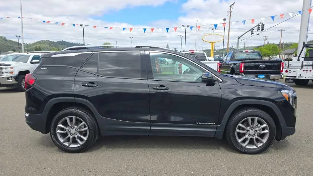 2022 GMC Terrain SLT