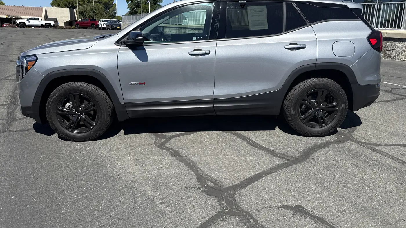 2024 GMC Terrain AT4