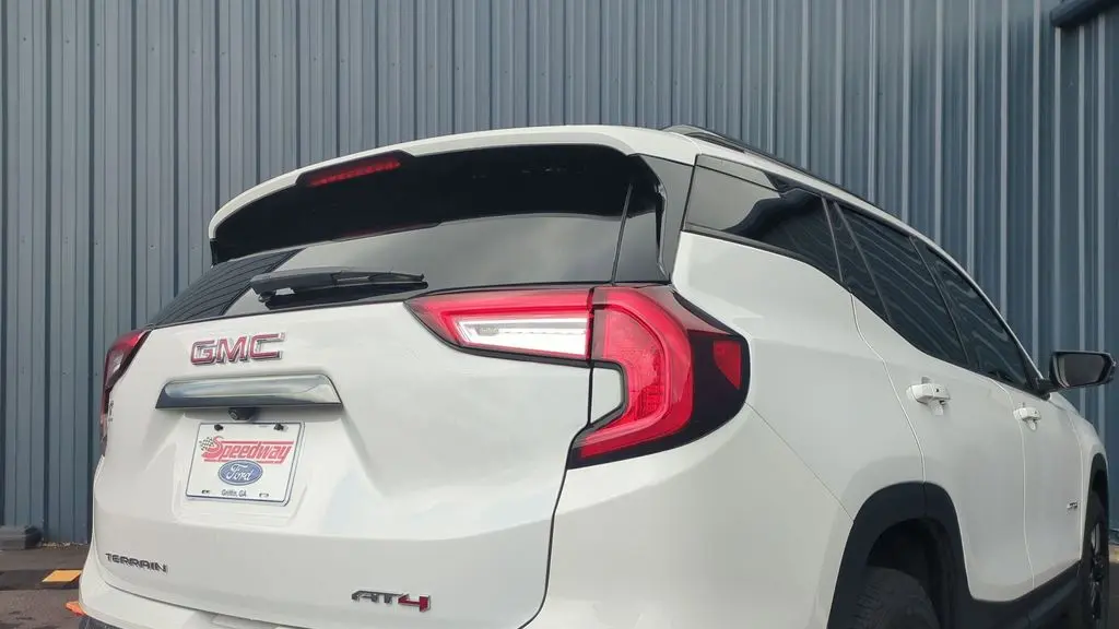 2023 GMC Terrain AT4
