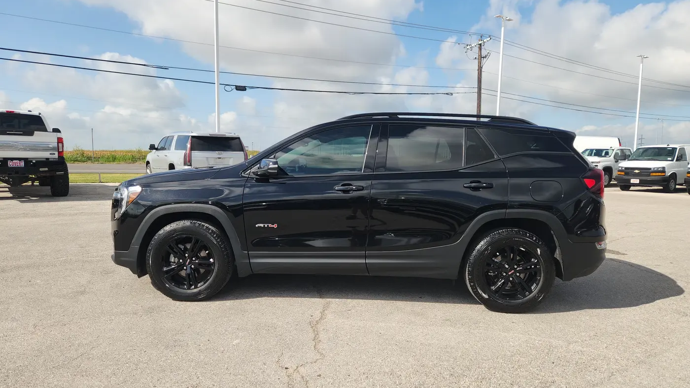 2023 GMC Terrain AT4