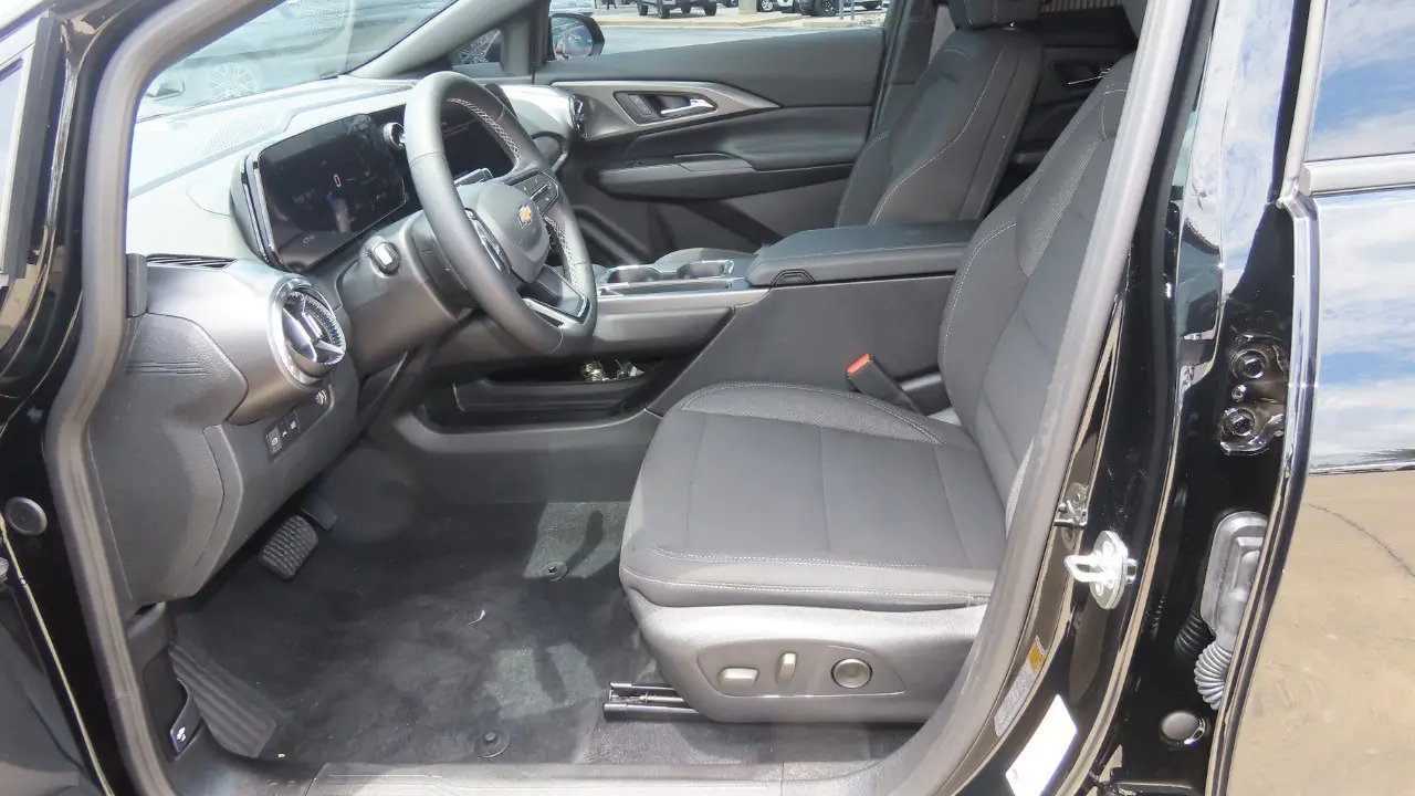 2026 Chevrolet Equinox EV LT 1