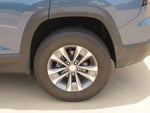 2025 Equinox Thumbnail 16