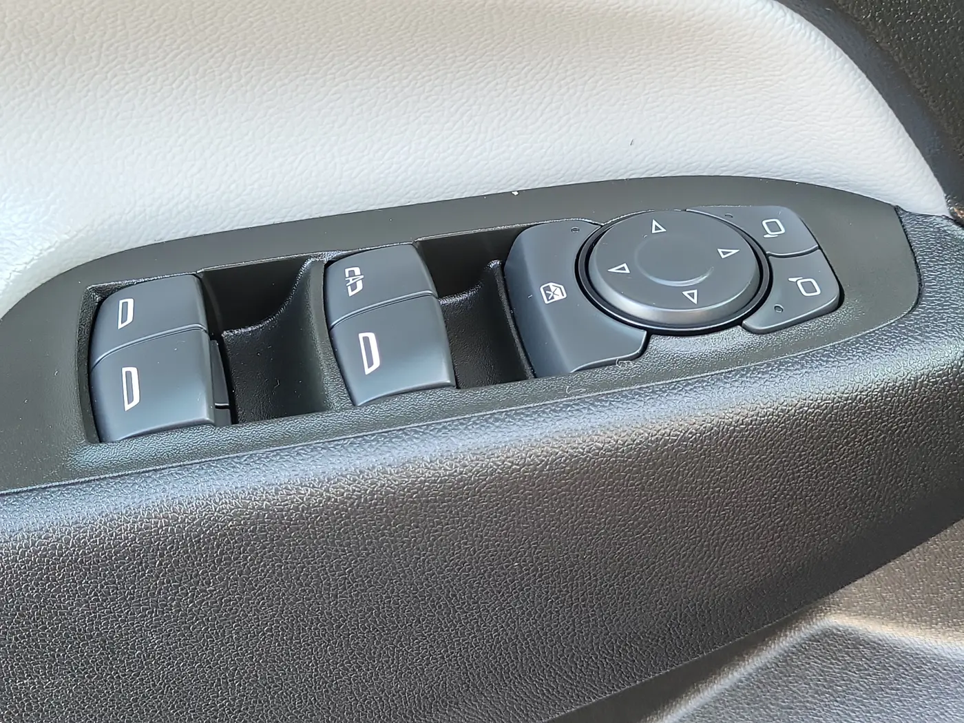2024 Chevrolet Equinox - $14,990