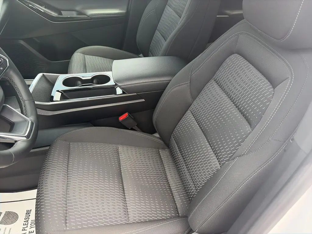 2025 Chevrolet Equinox - $23,560