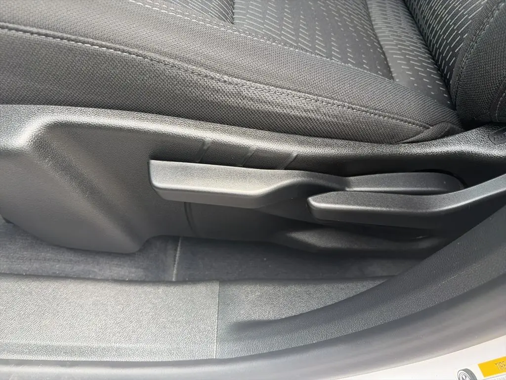2025 Chevrolet Equinox - $23,560