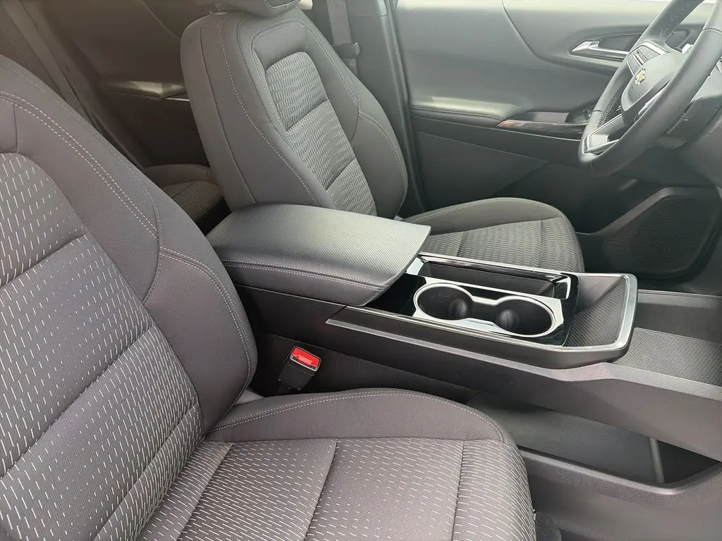 2025 Chevrolet Equinox - $23,560