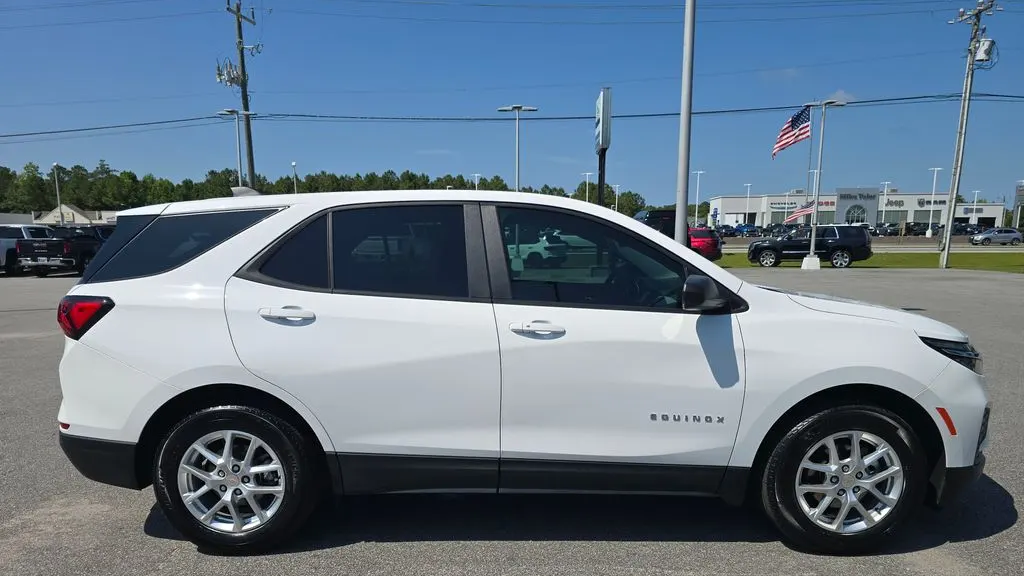 2024 Chevrolet Equinox LS