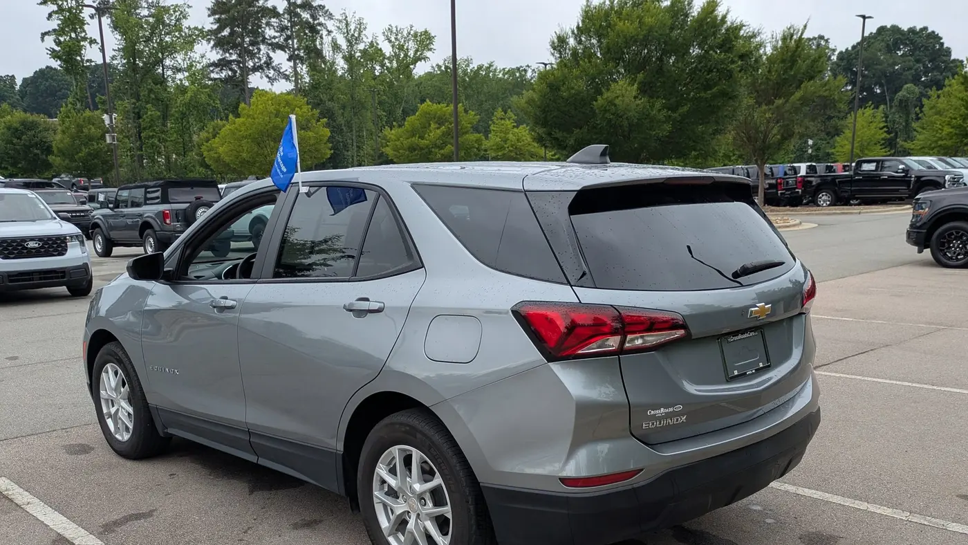 2023 Chevrolet Equinox LS