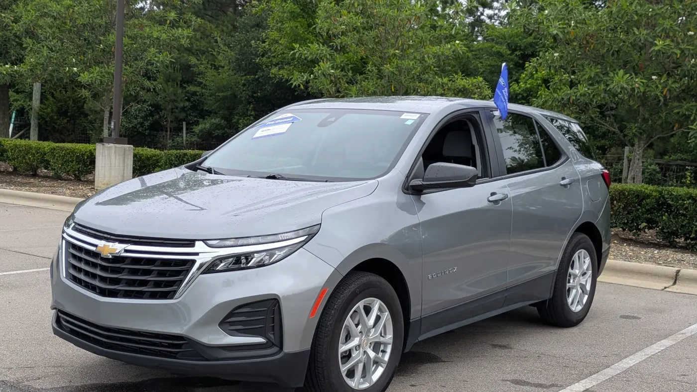 2023 Chevrolet Equinox LS