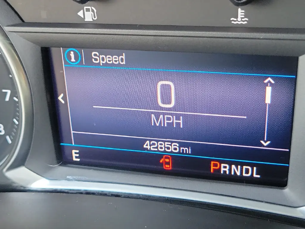 2022 Chevrolet Equinox - $17,495