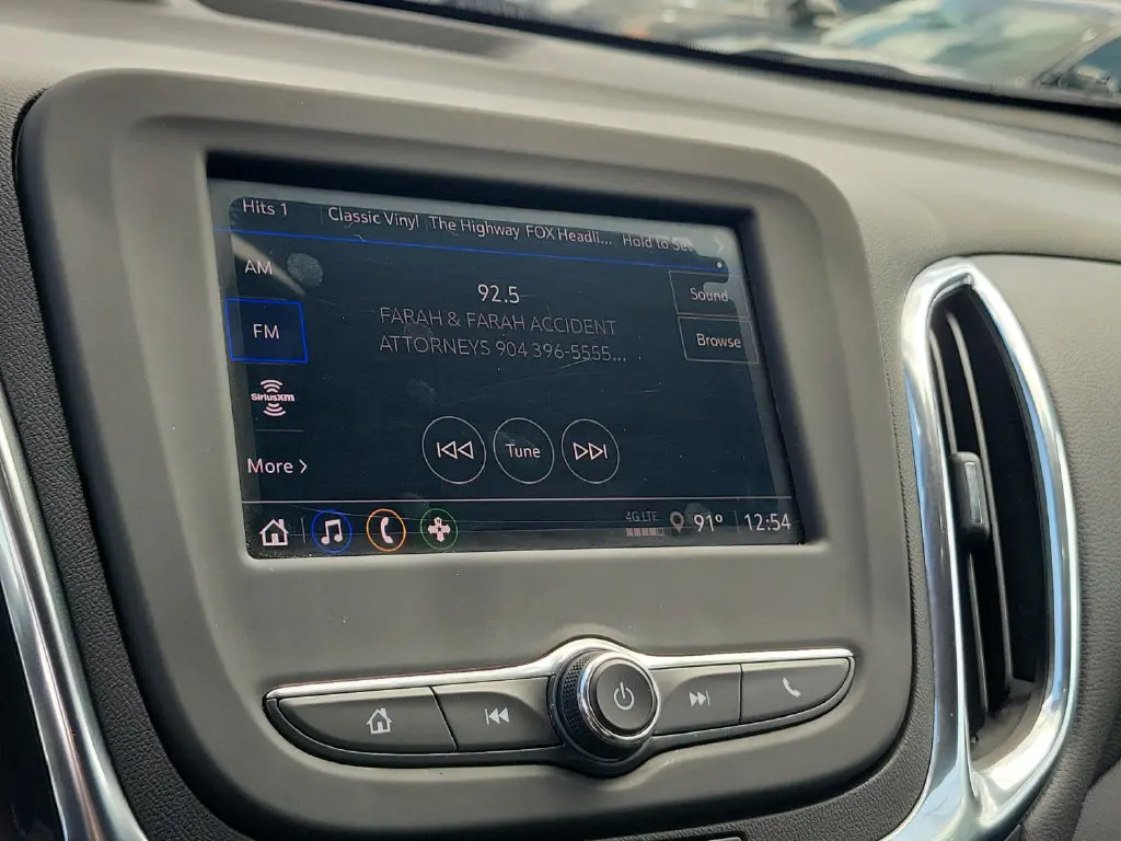 2022 Chevrolet Equinox - $17,495