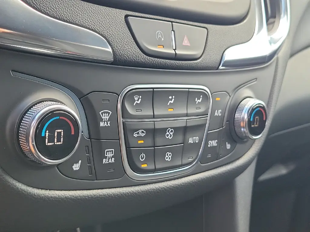 2022 Chevrolet Equinox - $17,495