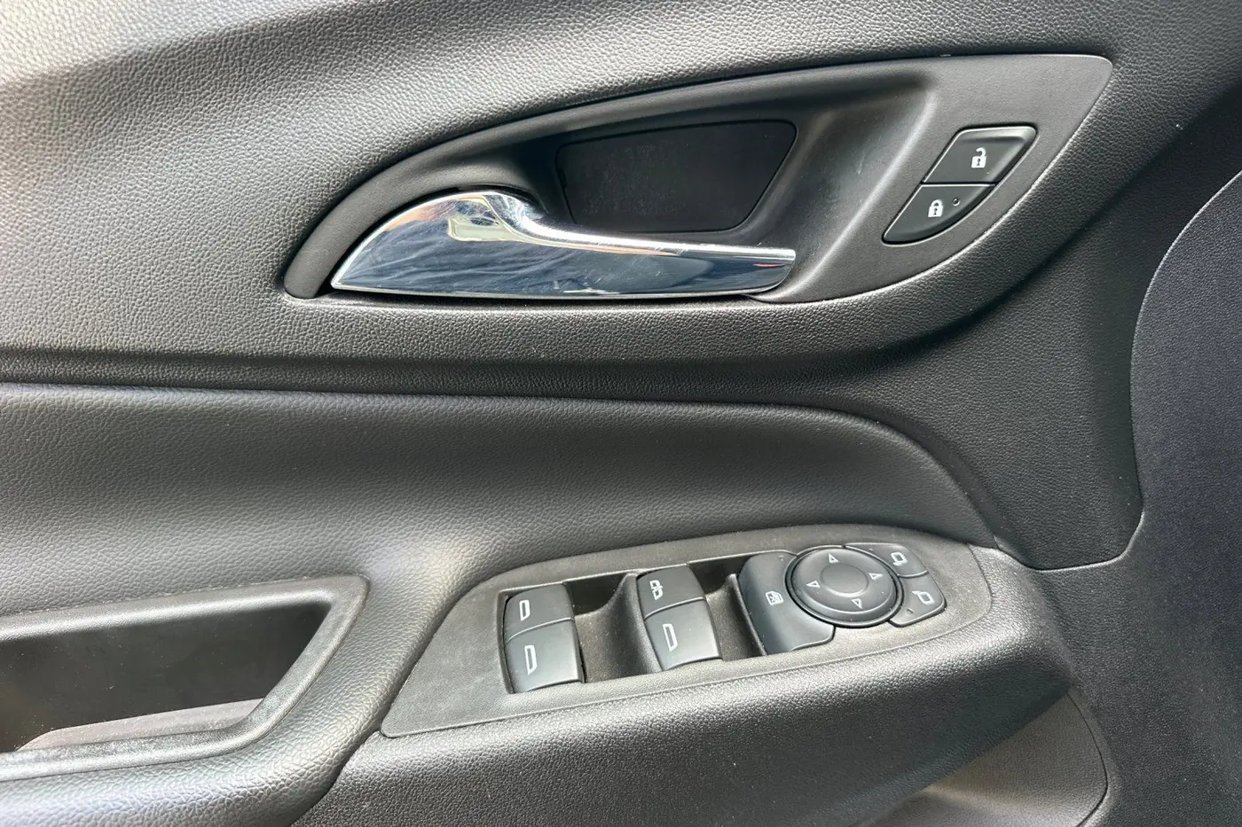 2020 Chevrolet Equinox - $10,798