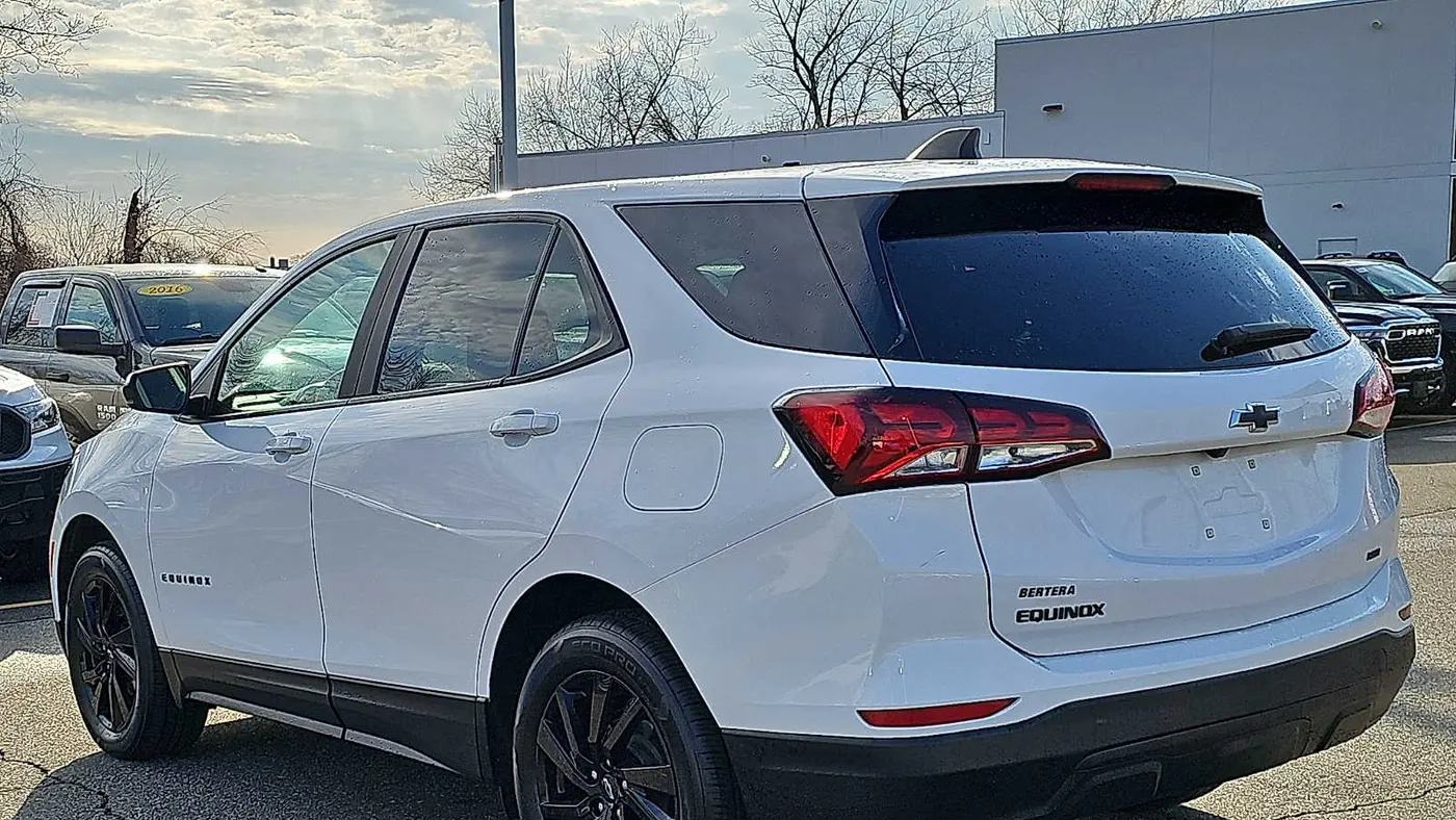 2023 Chevrolet Equinox LS