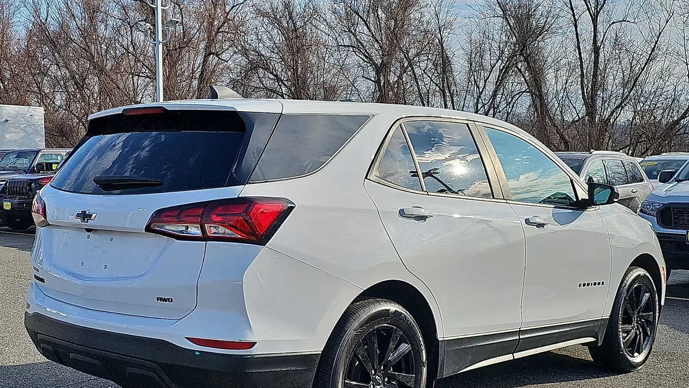 2023 Chevrolet Equinox LS