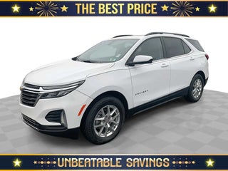 2022 Chevrolet Equinox with Summit White Exterior