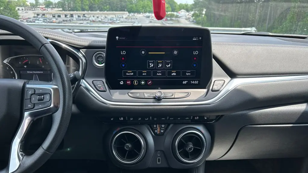 2025 Chevrolet Blazer LT