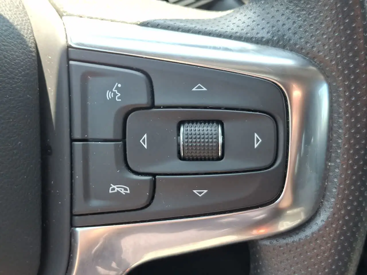 2025 Chevrolet Blazer - $24,951