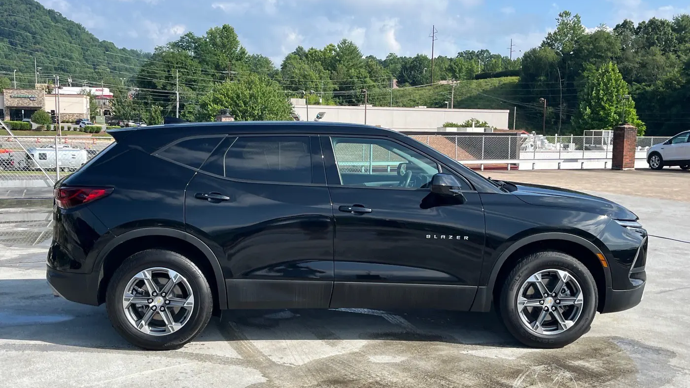 2025 Chevrolet Blazer LT