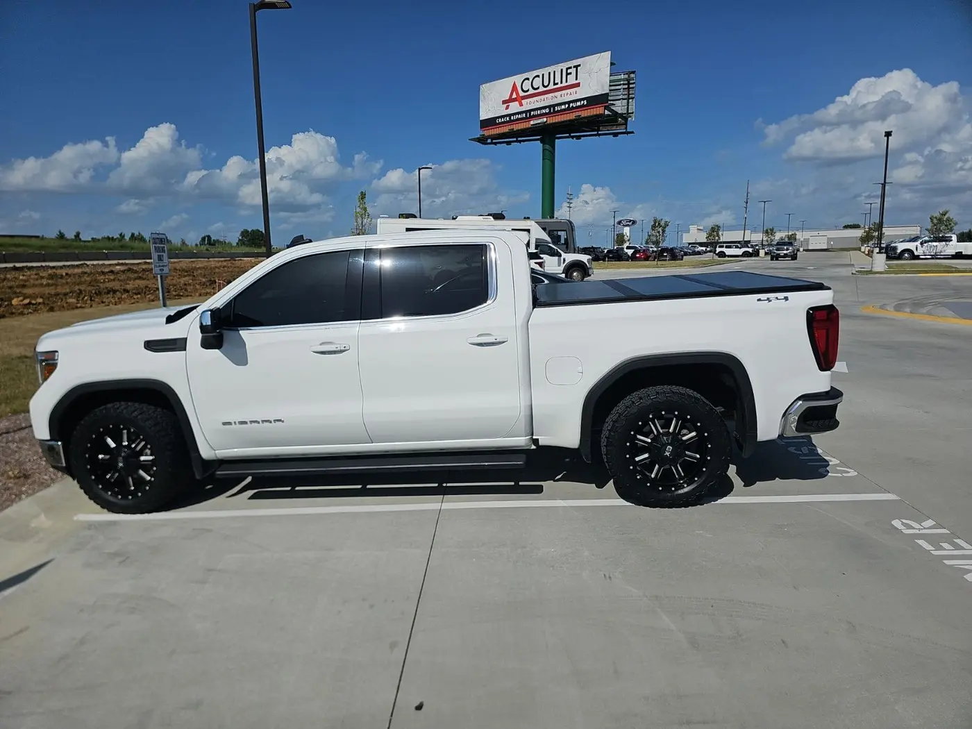 2022 GMC Sierra Limited - $27,118