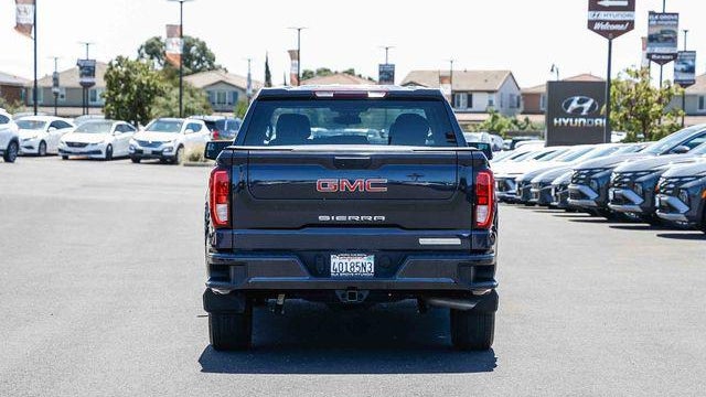 2022 GMC Sierra 1500 Elevation