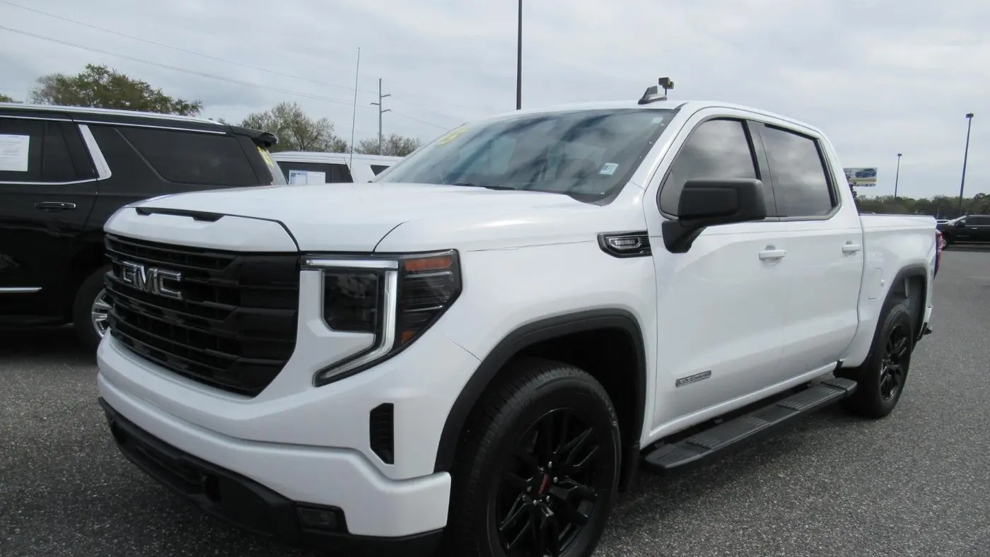 2025 GMC Sierra 1500 Elevation