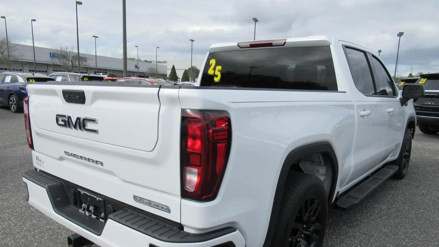 2025 GMC Sierra 1500 Elevation